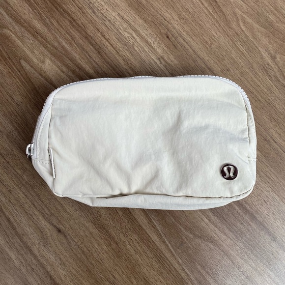 Lululemon White Opal Everywhere Belt Bag - Picture 1 of 6